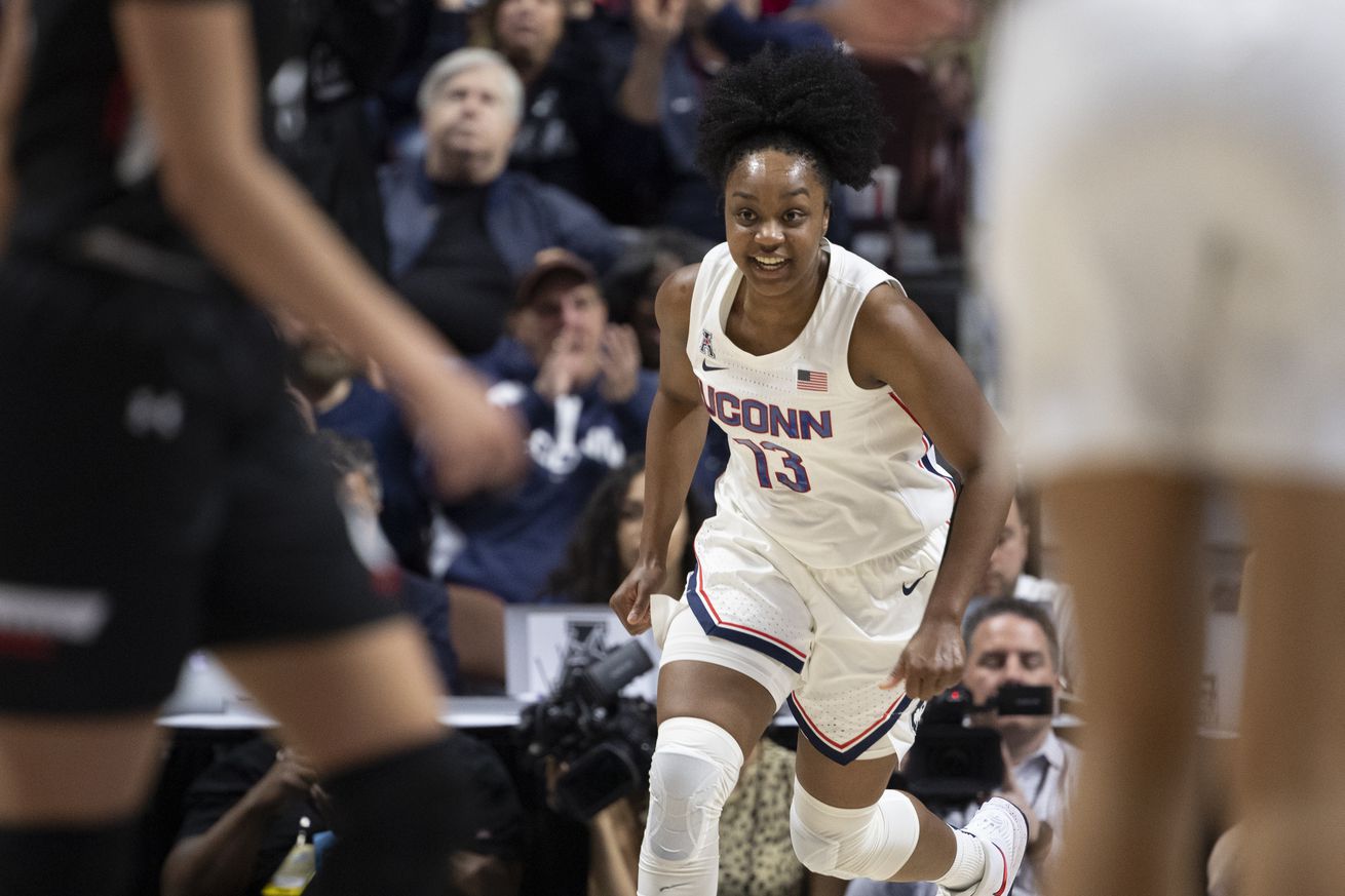 Cincinnati v Connecticut